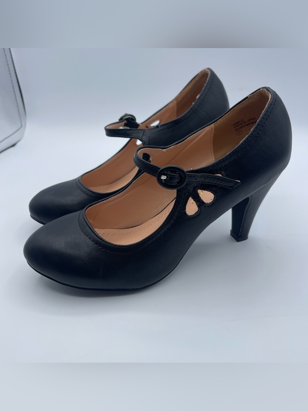 Chase + Chloe Women's Round Toe Kimmy Mid Heel Mary Jane Black size 7
